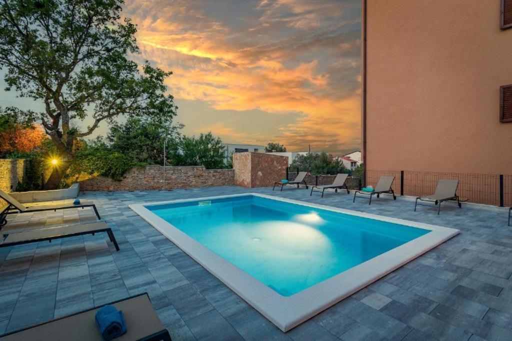 Cesare Apartment, With Swimming Pool And Sea View Ližnjan Eksteriør billede